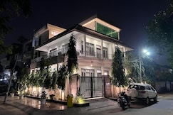 Park Facing Luxurious Villa, Jaipur