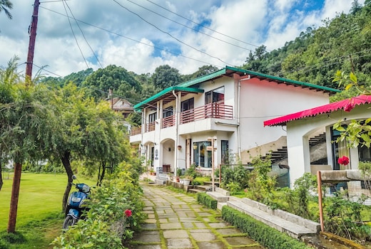 Valewood Cottage 2BR-FF in Shyamkhet by Homeyhuts