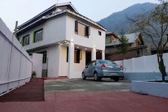 Ahad Residency | Mountain-view Rooms, Srinagar