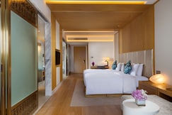 Sanya Yazhou Bay Resort, Curio Collection by Hilton, Hainan