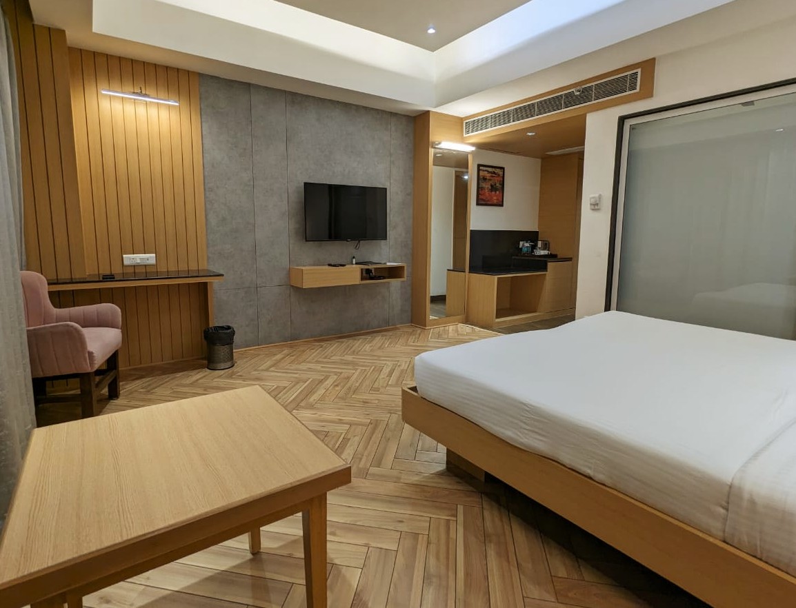Comfort Inn Lucknow - Tap to explore photos