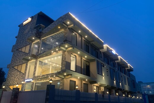 Ashira Inn Near Expo Mart
