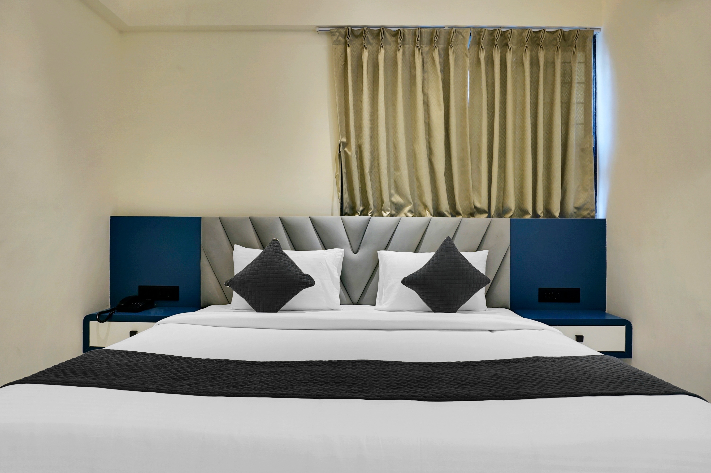 Palm Suites Baner - Tap to explore photos