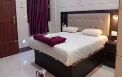 Deluxe Room AC