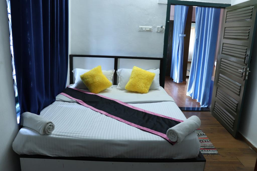 Munnar Hertitage Cottage - Tap to explore photos