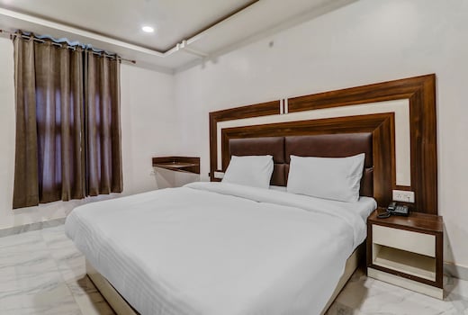 Super Collection O Yamuna Palace Near Gomti Riverfront Park