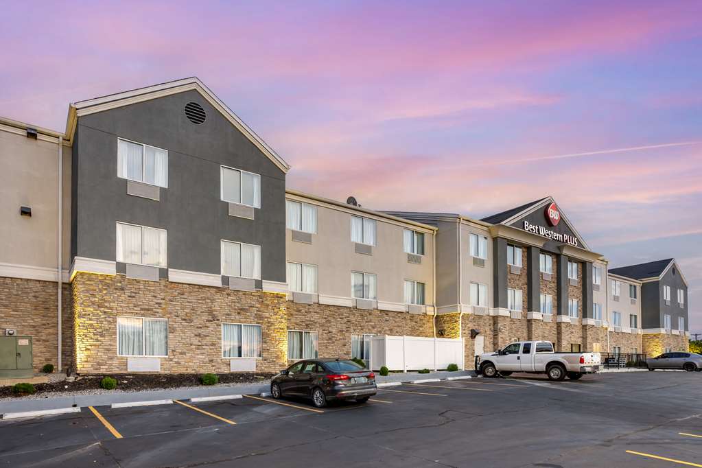 Best Western Plus Columbia Inn - Tap to explore photos