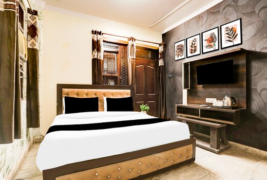 Super Hotel O Uttam Nagar Near Akash Hospital