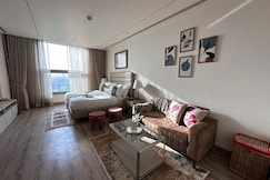 Luxury Studios by Sojourn Stays Gurugram, Gurgaon