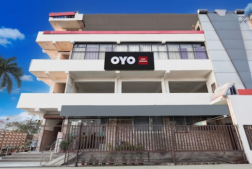 Hotel O AB Rooms
