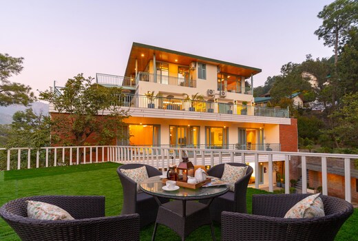StayVista at Utopia @ Aykon Estate w/ Outdoor Pool