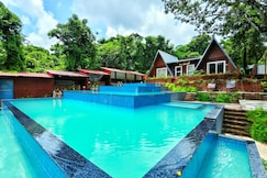 Coco Infinity - Infinity pools - 4 Bedroom cottage, Goa