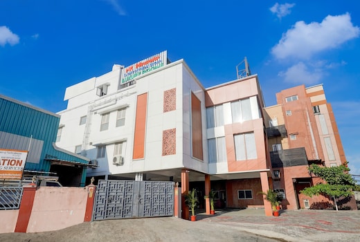 Super Townhouse NK Vivanta Luxury Rooms