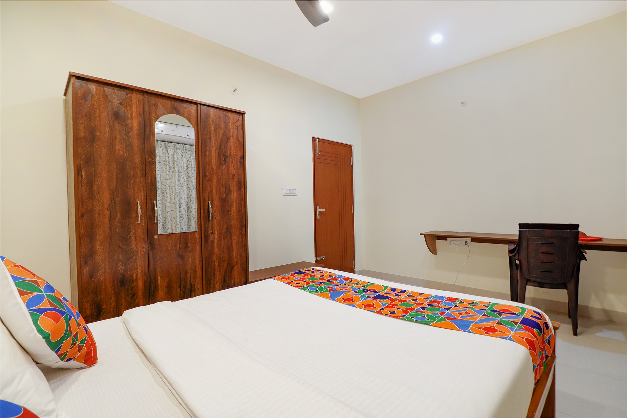 FabHotel Kings Suites - Nr. Hennur Main Road - Tap to explore photos
