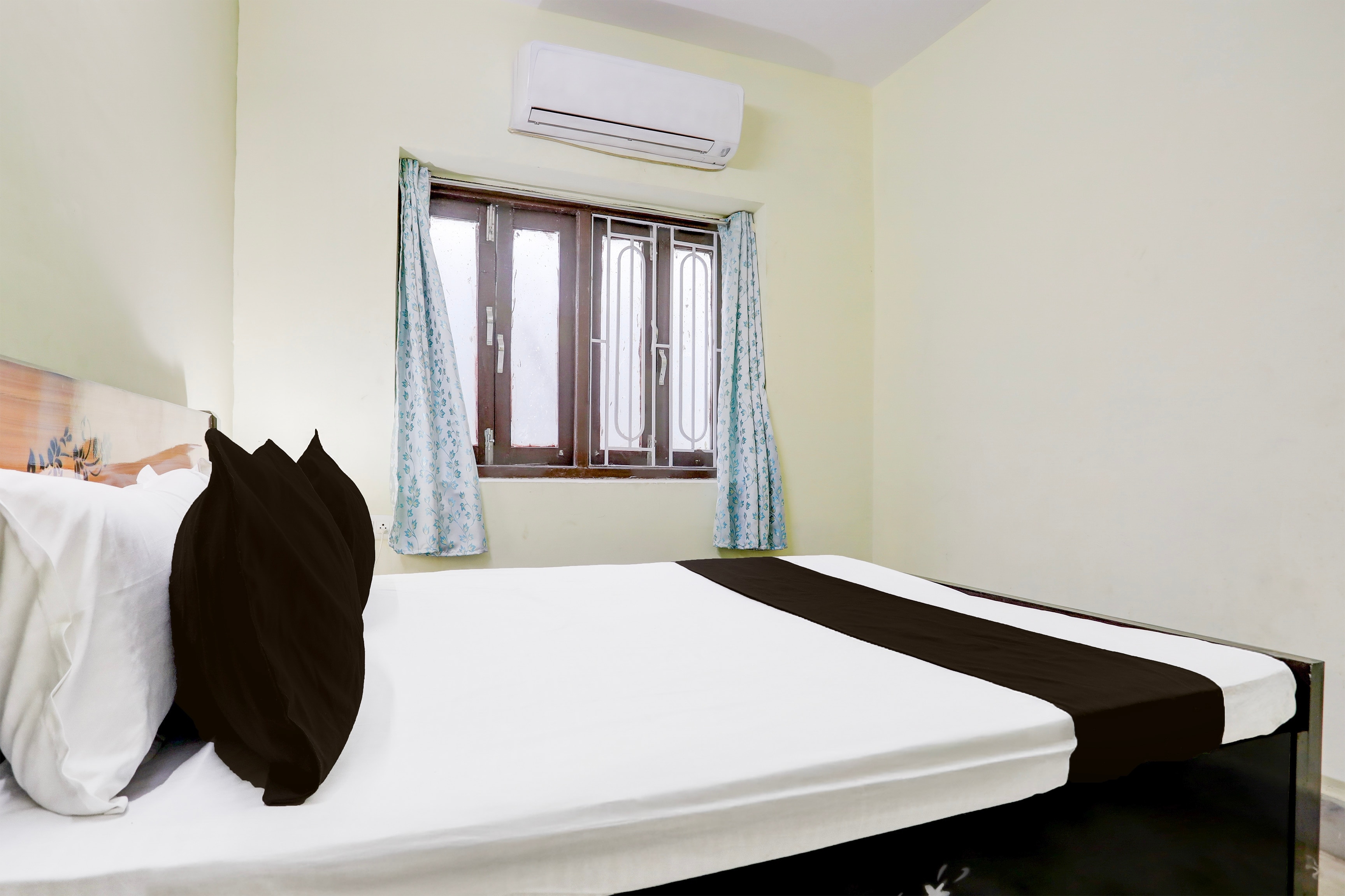 SPOT ON HOTEL DREAM NIVAS - Tap to explore photos