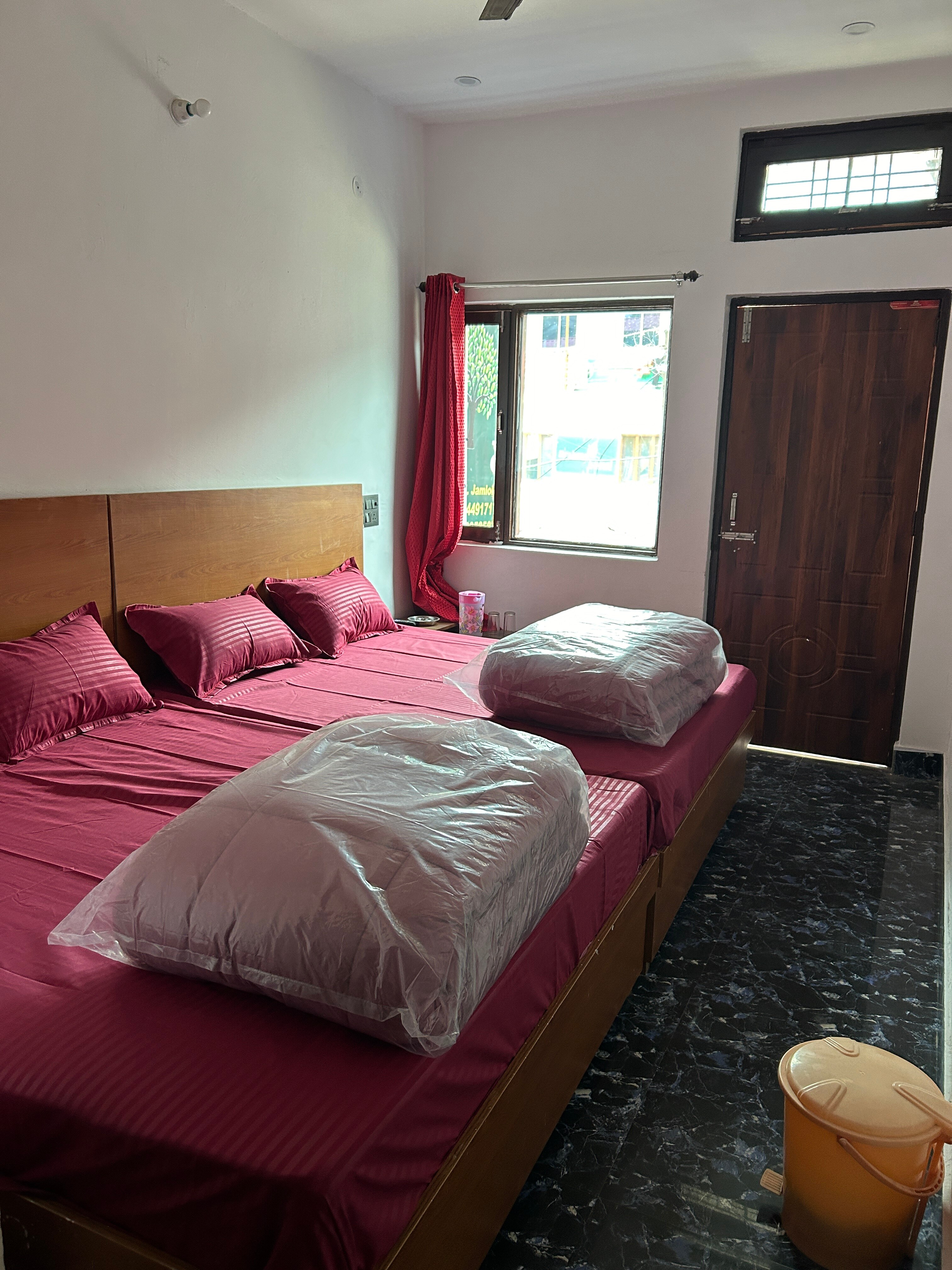 Brahma Kamal hotel kedarnath road phata - Tap to explore photos