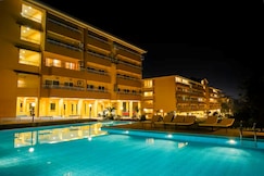 1 BHK Apartment with Balcony & Lift | 5 mins drive to Candolim Beach, Goa