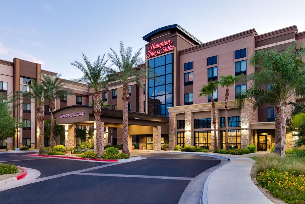 Hampton Inn & Suites - Glendale/Westgate - Tap to explore photos