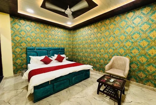FabHotel Vishal Residency
