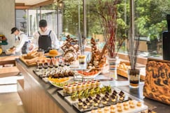 Hilton Tokyo Bay, Moroyama