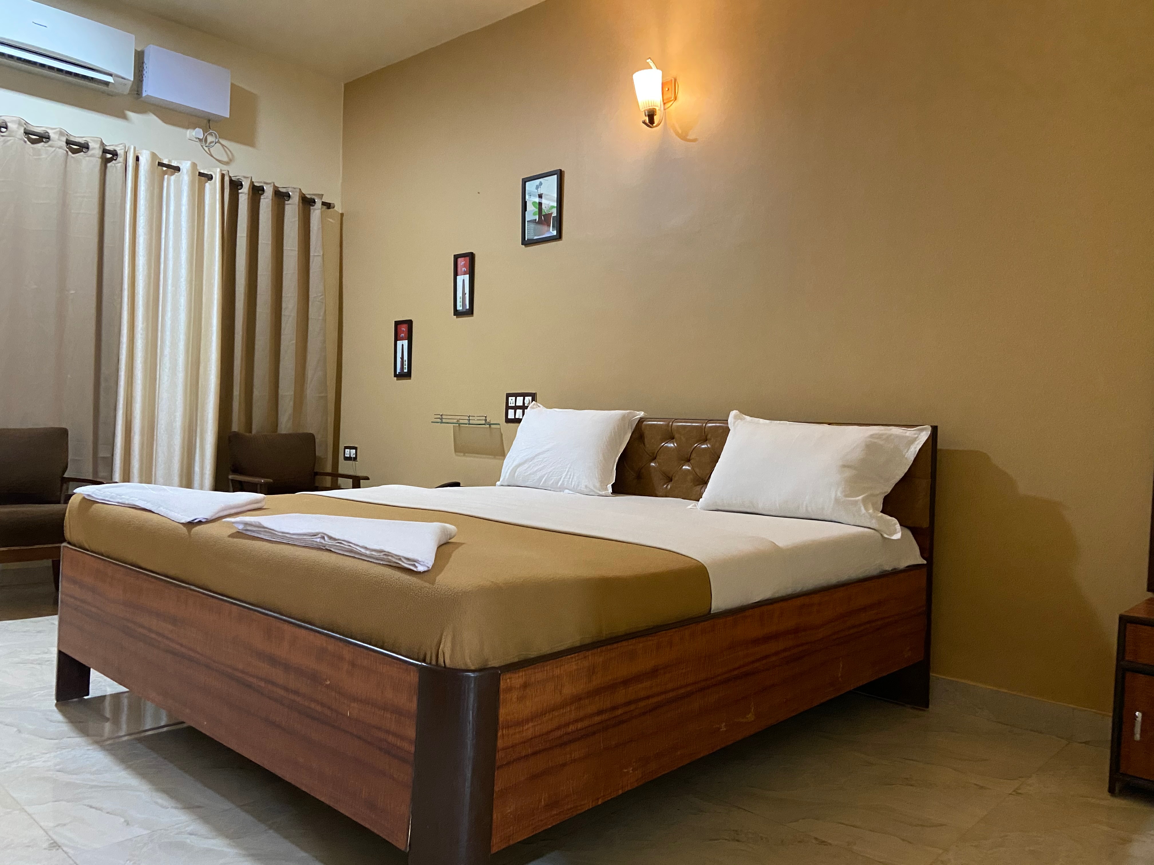 Super Deluxe Room (Non AC) 1