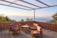 Haus of Shizu - Private Mountain Homestay, Binsar