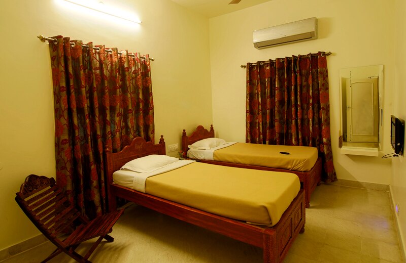Royal Stay Serviced Apartments | Rooms & Caretaker - Tap to explore photos