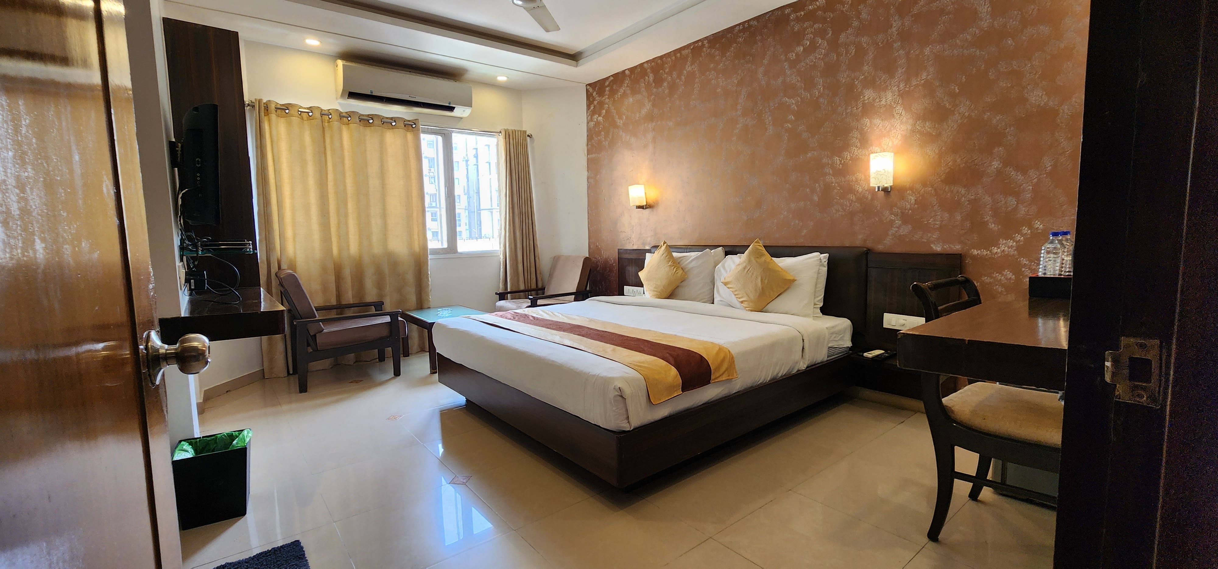 Hotel Kanak ,Ahmedabad - Tap to explore photos
