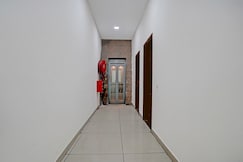 Super Collection O by OYO Patiala Road Crossway Zirakpur Formerly Lavish, Mohali