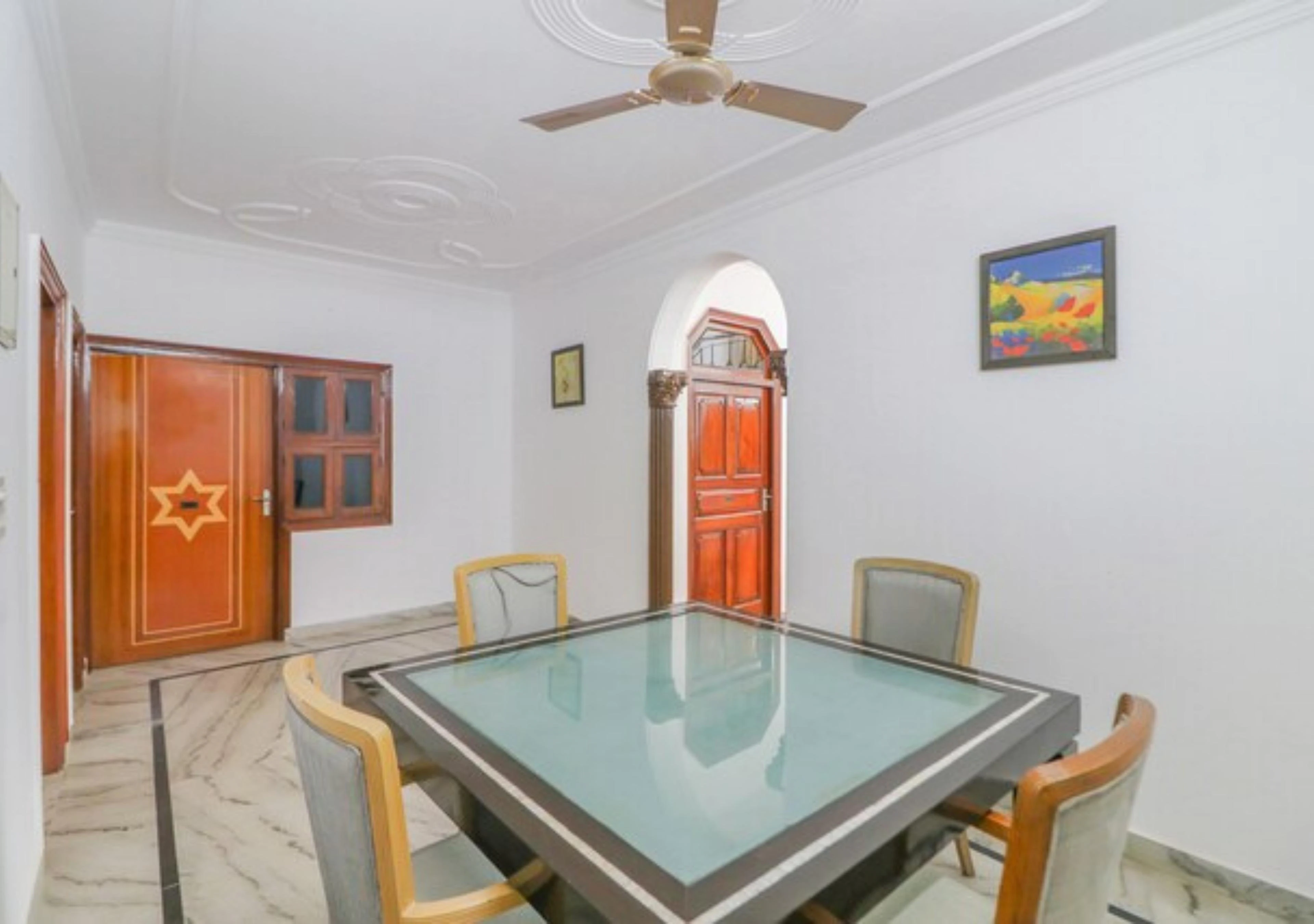 Taj Home Stay| near IICC and Yasho bhoomi Metro, Delhi