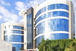 Hotel Peninsula Grand , Mumbai