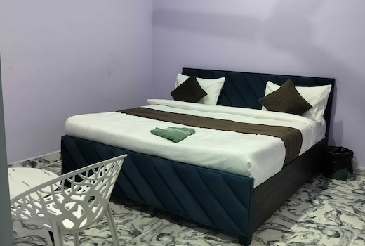 Hotel O Guru Residency