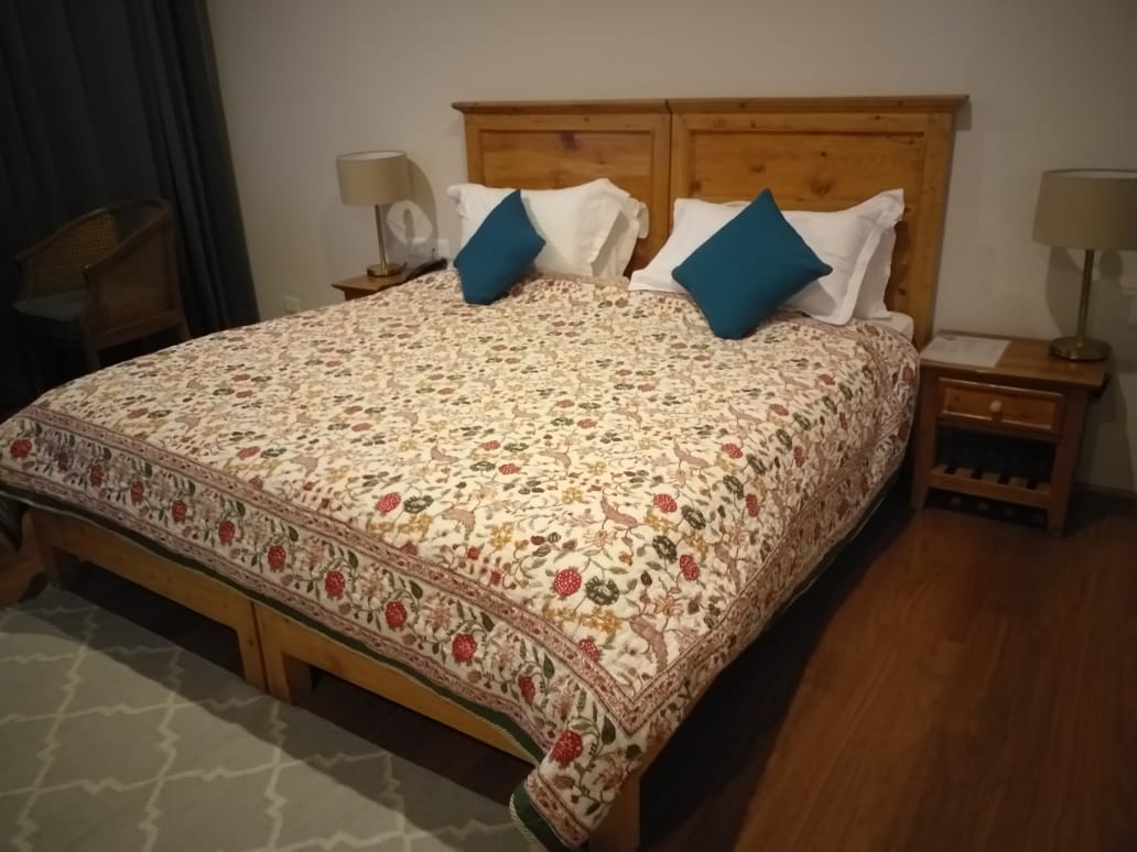 LAKROOK BOUTIQUE STAY - Tap to explore photos