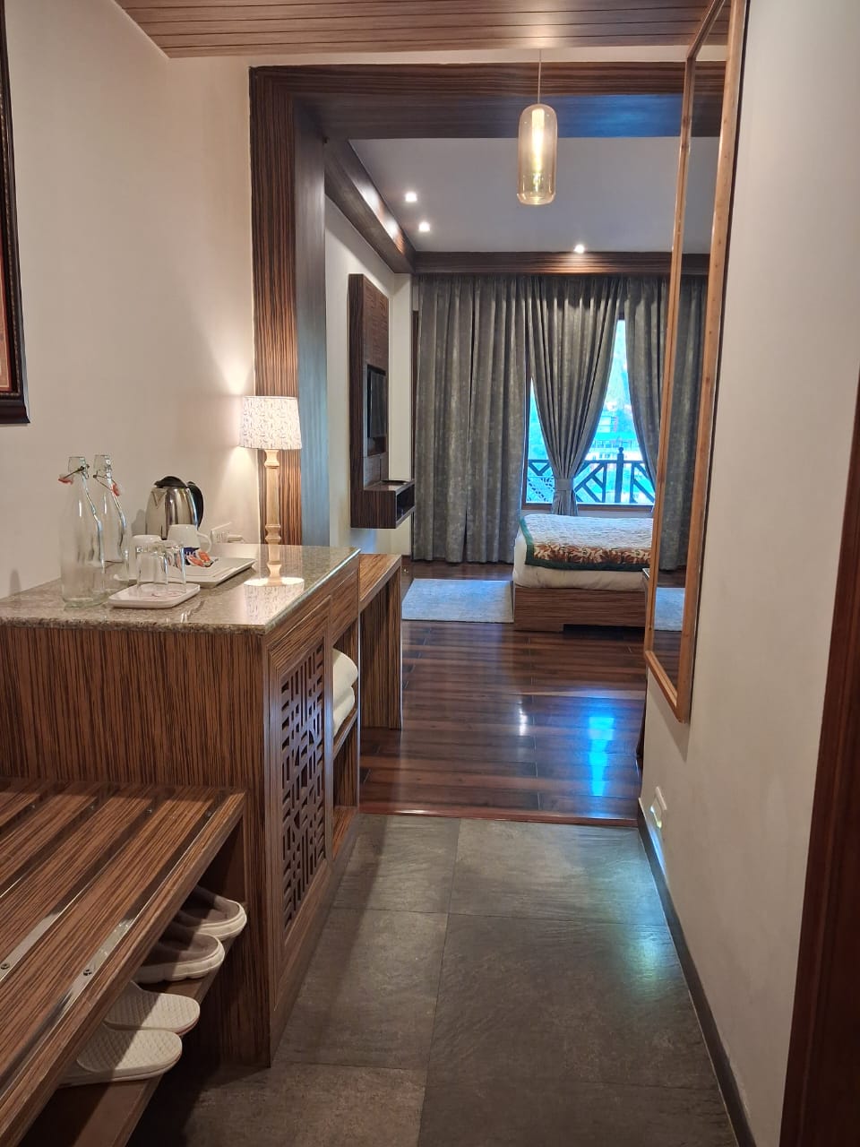 Cloud Chat - A Boutique Property - Tap to explore photos