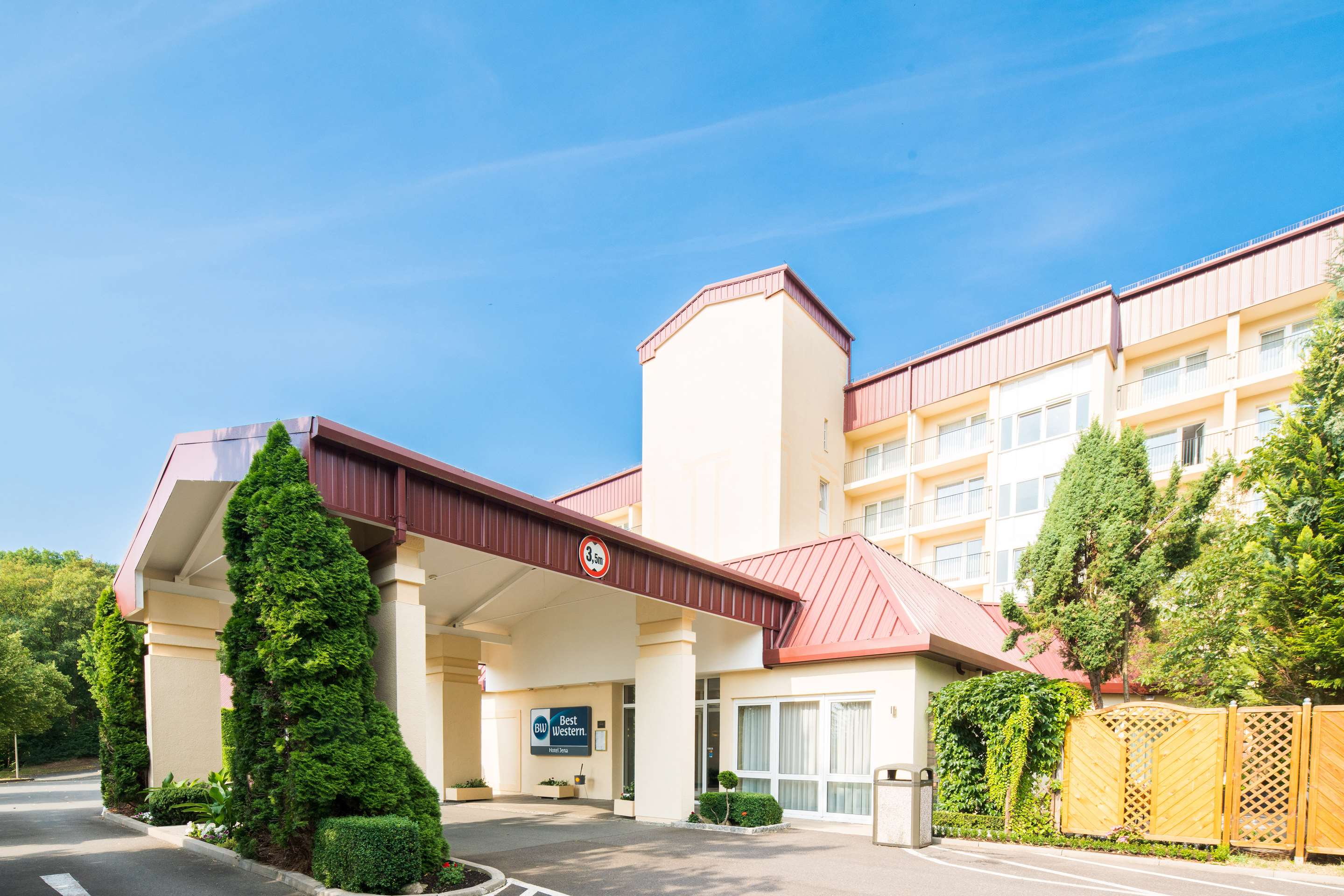 Best Western Hotel Jena - Tap to explore photos
