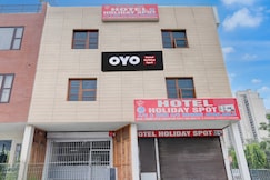 Hotel O Holiday Spot, Mohali