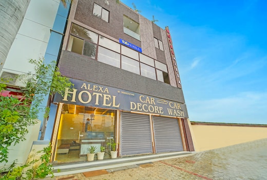 FabHotel Alexa - Nr People's Mall