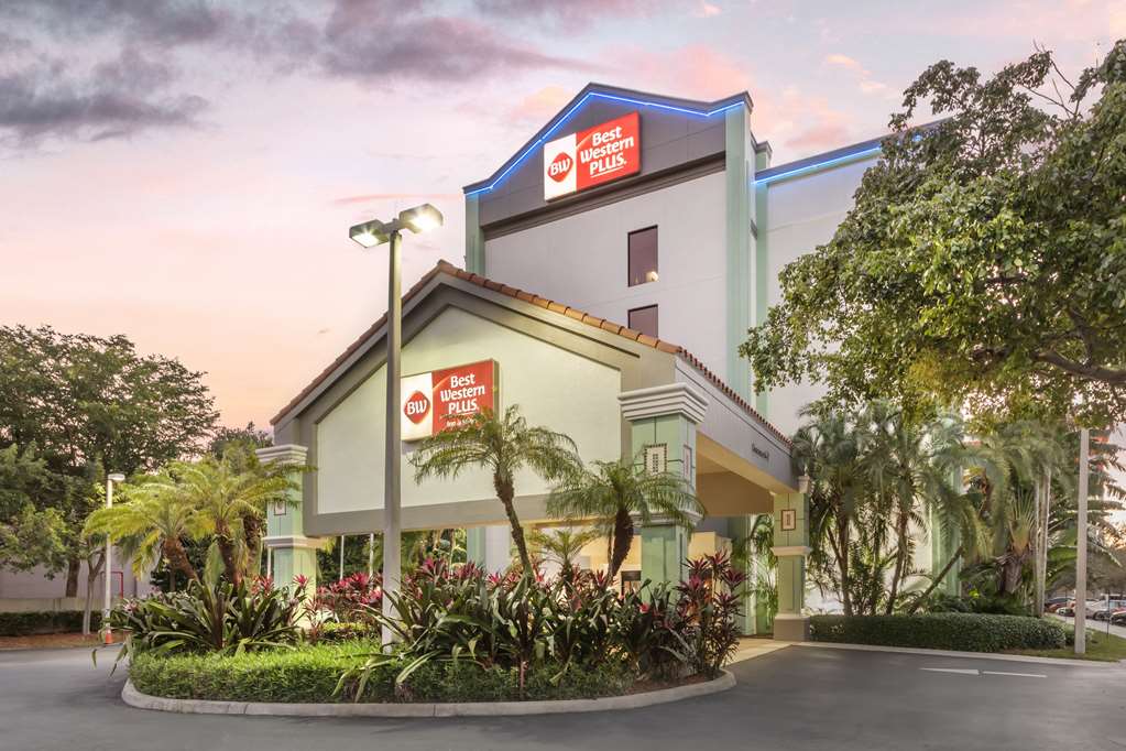 Best Western Plus Kendall Hotel & Suites - Tap to explore photos