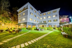 Rock Manali By Vivaan (Centrally heated River side Resort), Manali