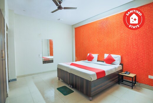 Oyo 72114 Room Mantra Noida Hotel Price Address Reviews