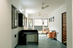 Hotel Lotus Guest House, Pune