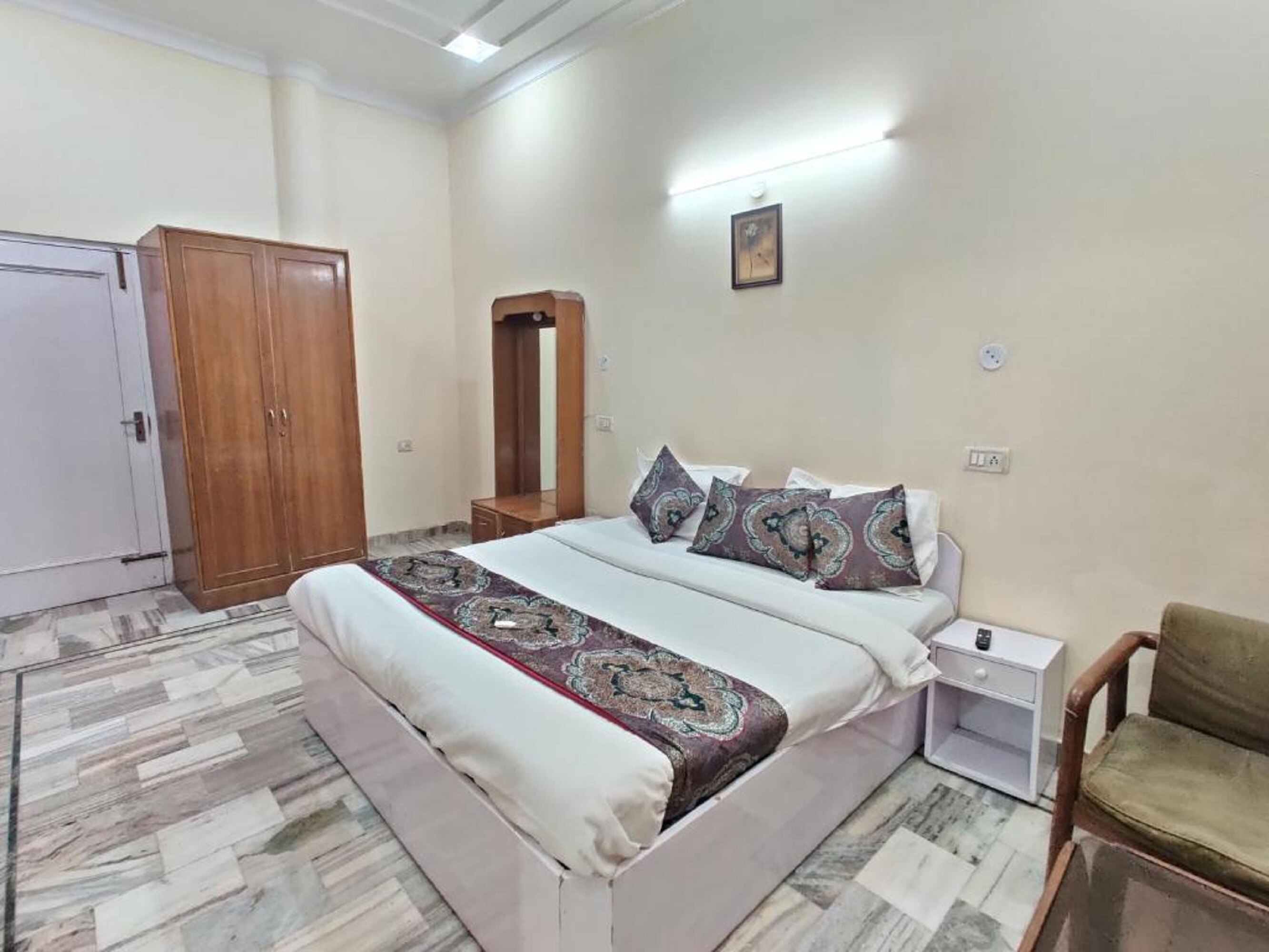 The Bharat Residency Inn - Tap to explore photos