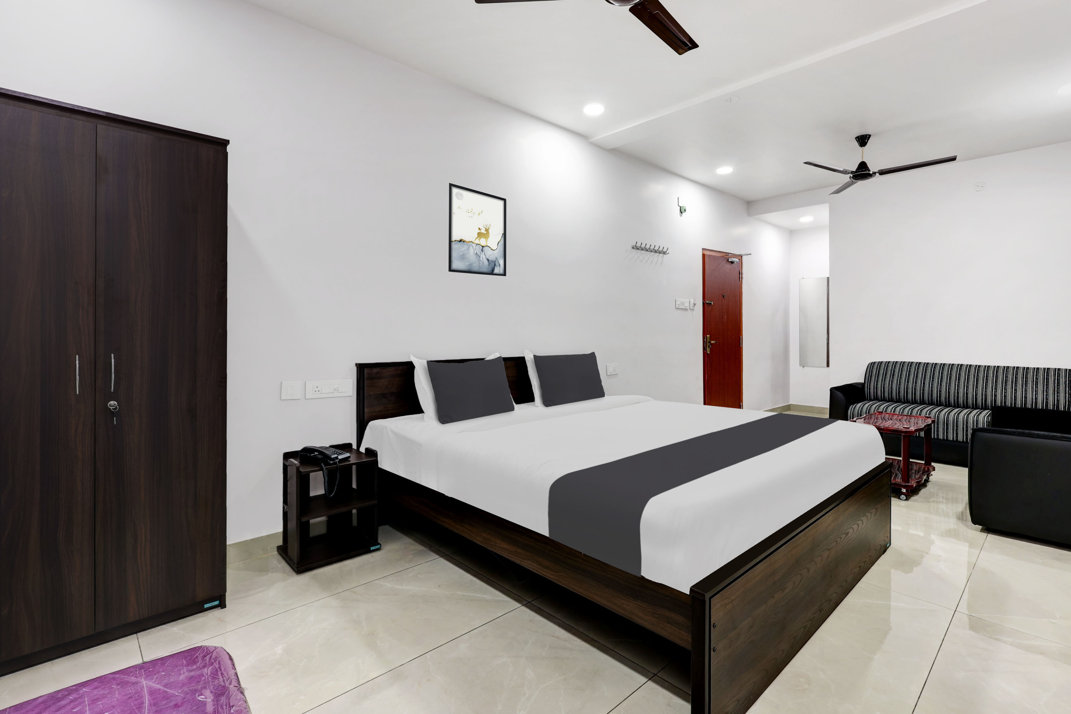 Hotel O Aditya Premier - Tap to explore photos
