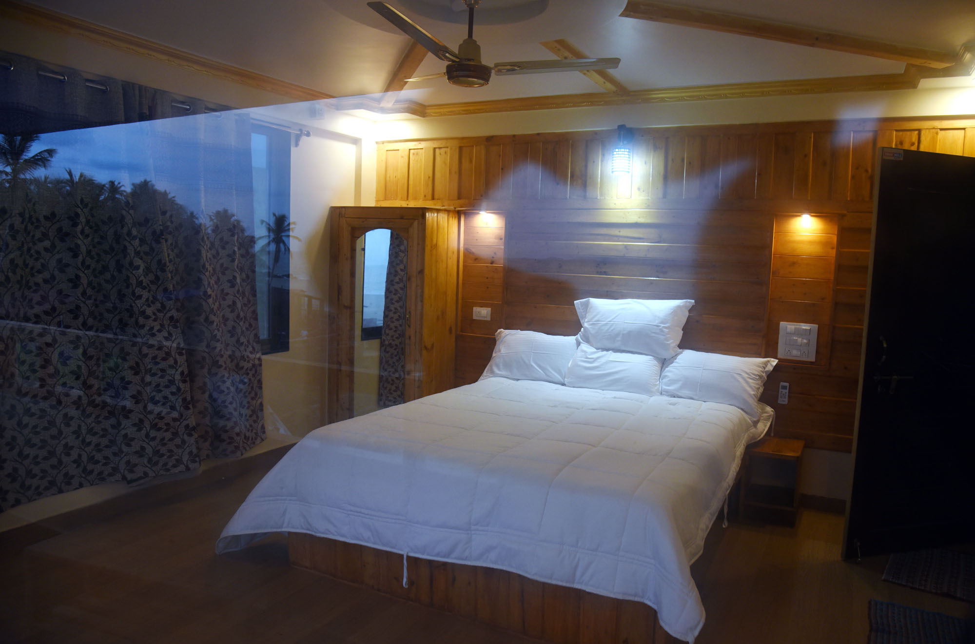 Blue Lagoon Khavane