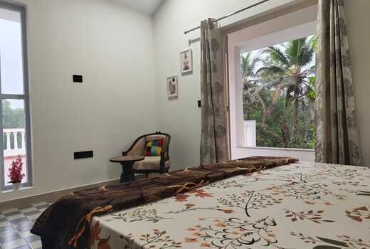 1BHK flat near beach   Couple bathtub  Pvt terrace