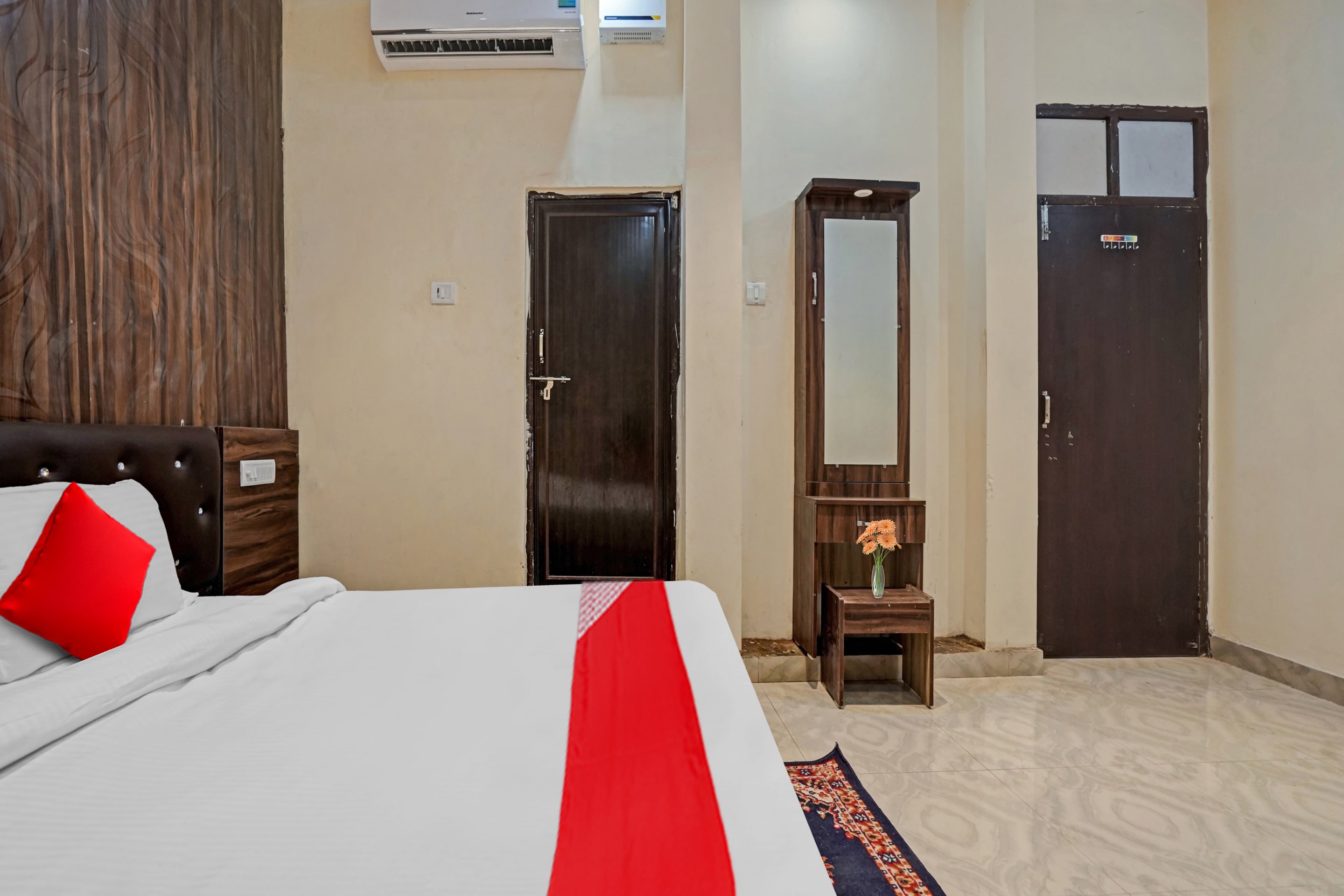Super Hotel O Fortune Suites - Tap to explore photos