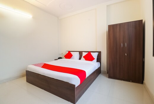 Hotel O Rohini Sector 18 Metro Station Formerly Mohit Plaza