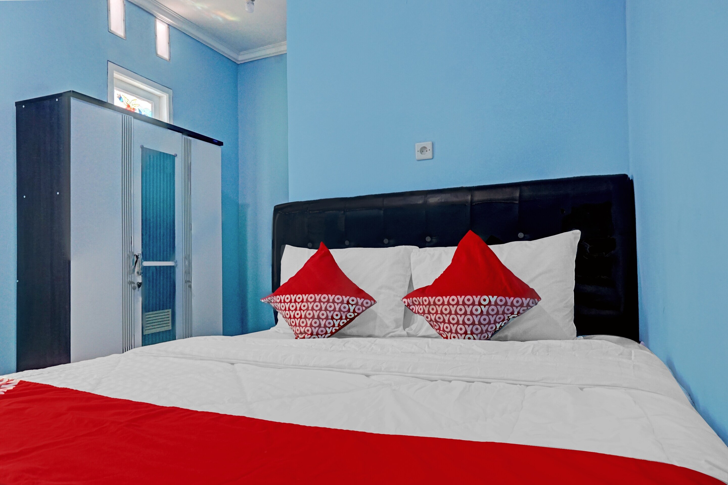 OYO 90594 Fajar Inn - Tap to explore photos