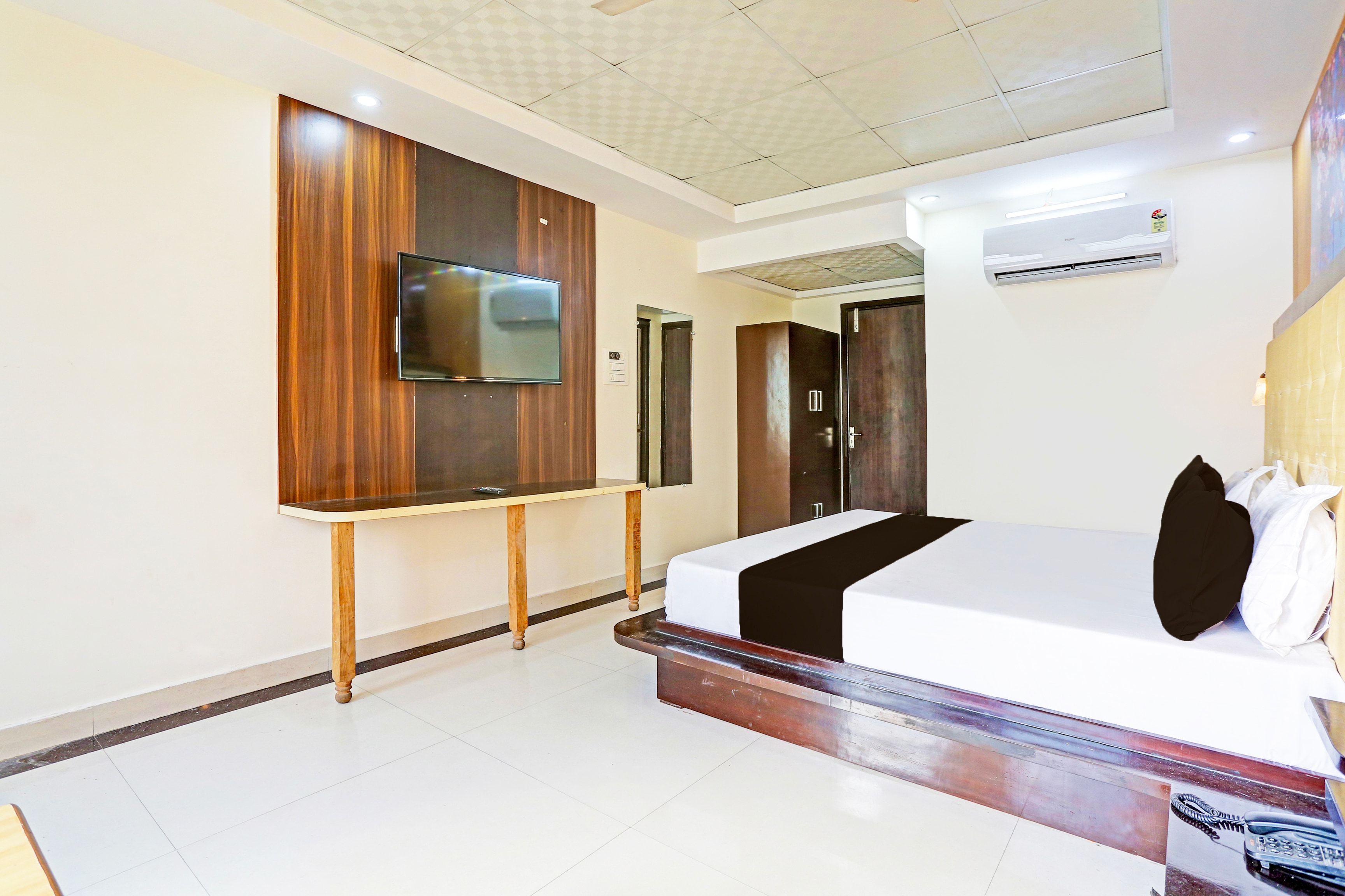Hotel O Raju Arya - Tap to explore photos