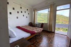 Cafe & Rooms by The Himalayan Kitchen Narkanda, Tikar